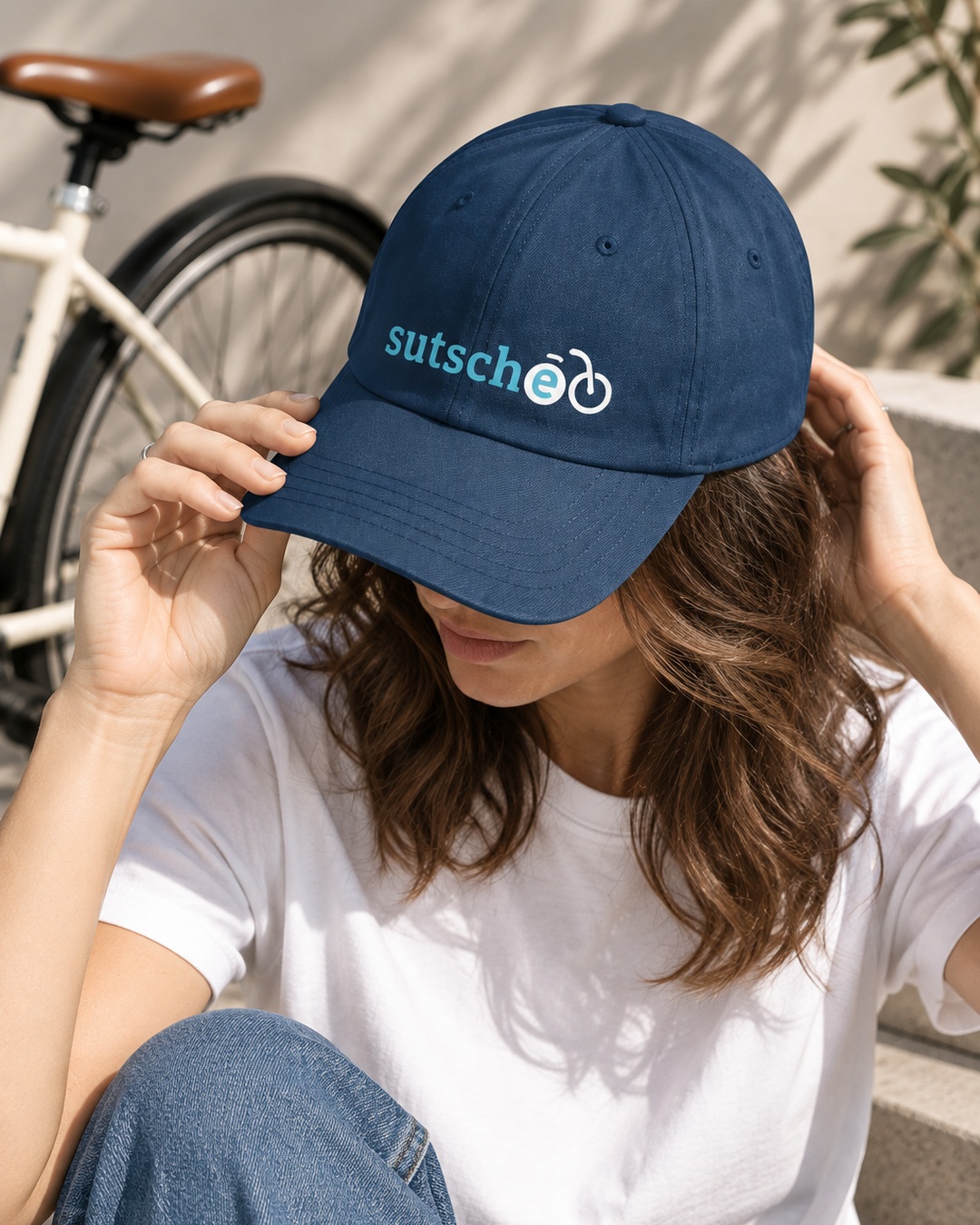 08_sutsche-mockup-hat_1080x1350